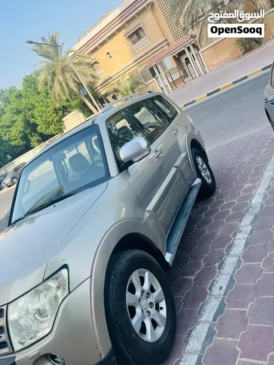 Mitsubishi Pajero 2009 photo 2