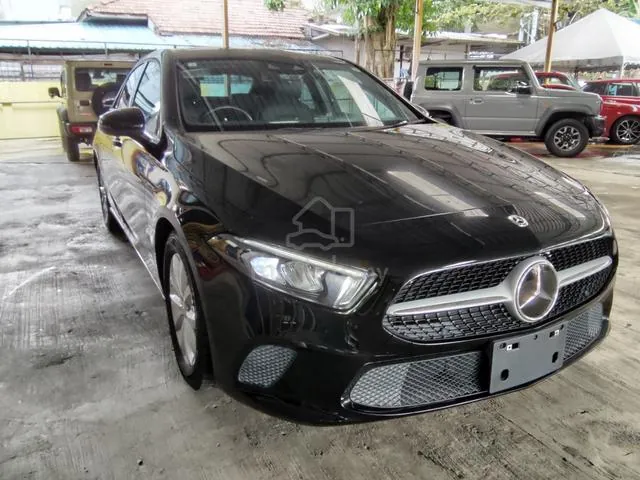 Mercedes-Benz A180