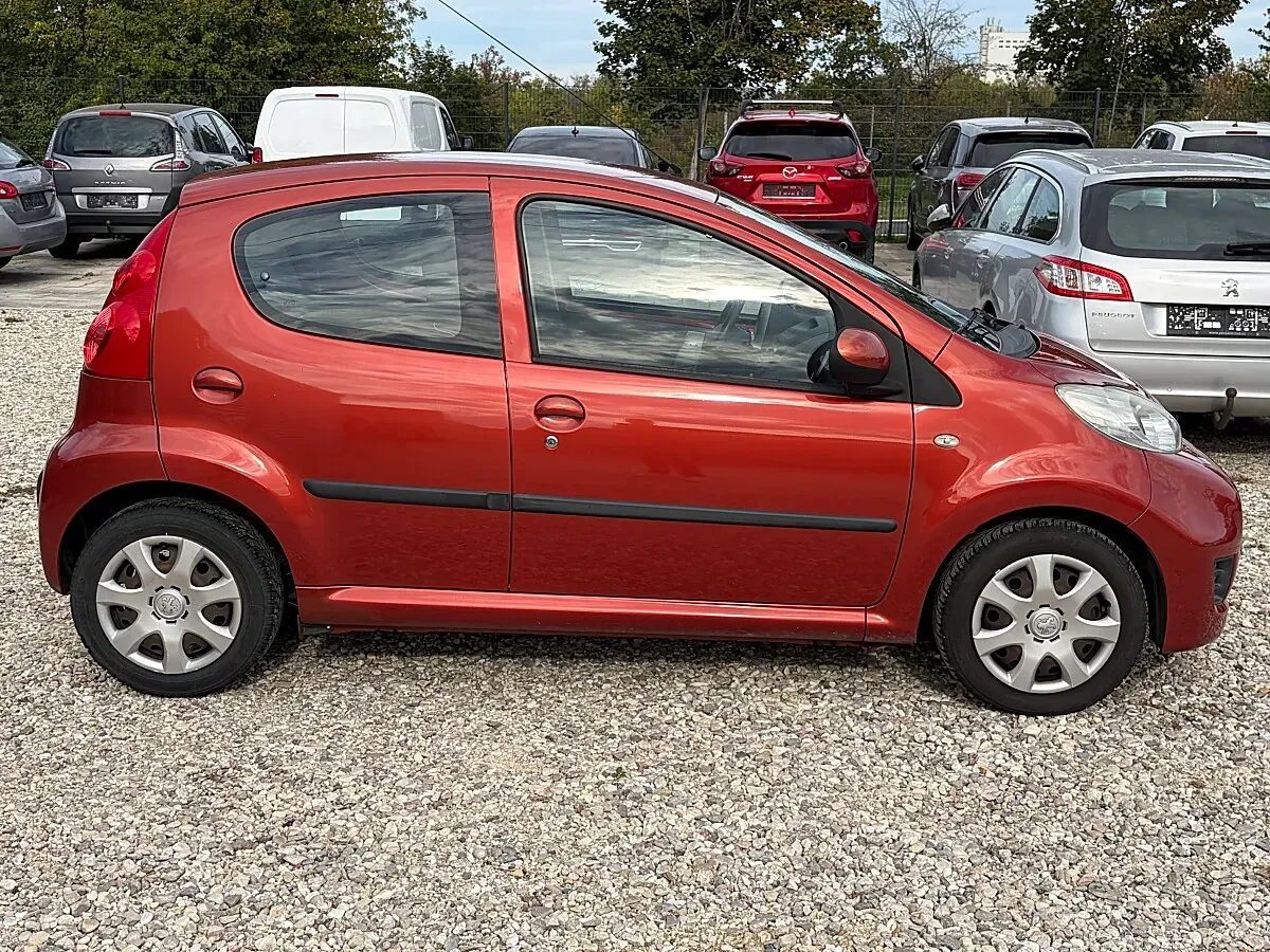 Peugeot 107 2008 photo 2
