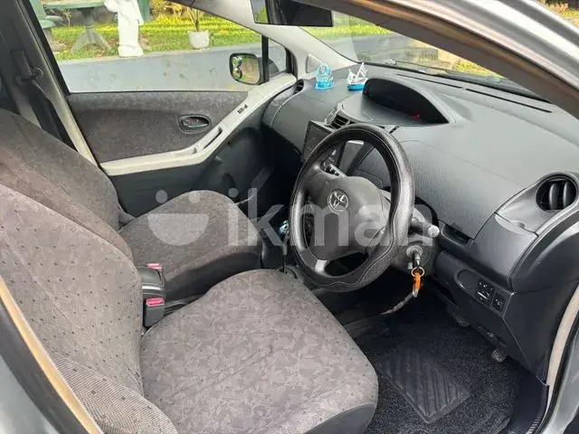 Toyota Vitz 2008 photo 3