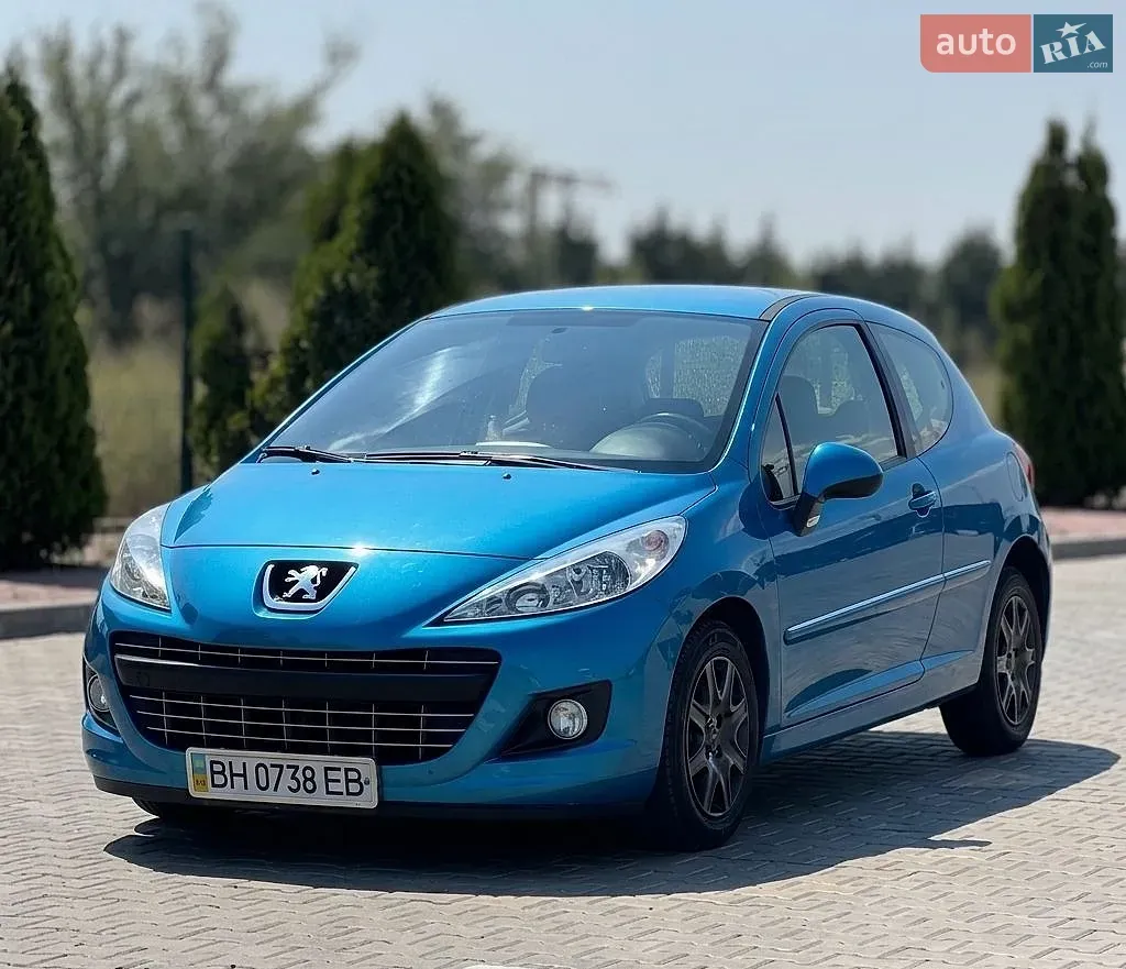 Peugeot 207 2011 photo 3