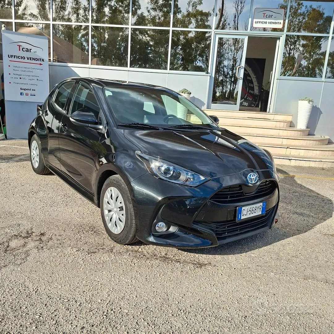 Toyota Yaris 2022 photo 2