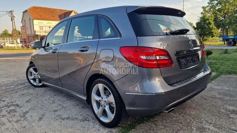 Mercedes-Benz B-Class 2012 photo 3