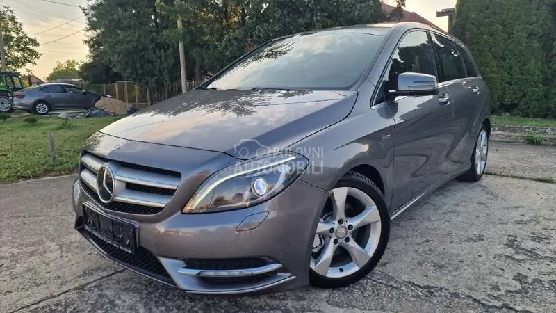 Mercedes-Benz B-Class 2012 photo 2