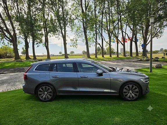 Volvo V60 2019 photo 2