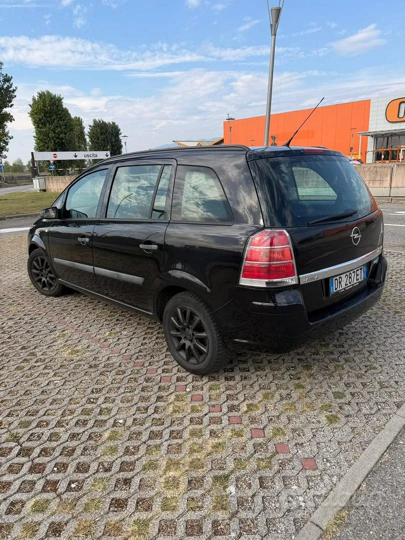 Opel Zafira 2008 photo 2
