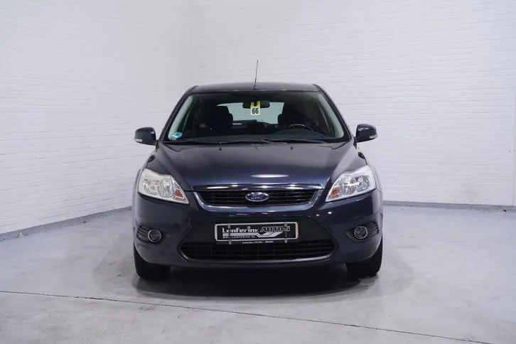 Ford Focus 2011 photo 2