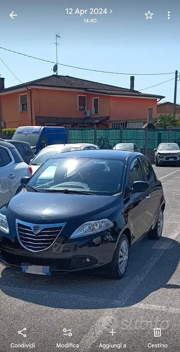 Lancia Ypsilon