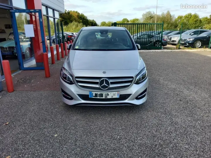 Mercedes-Benz B-Class 2017 photo 3