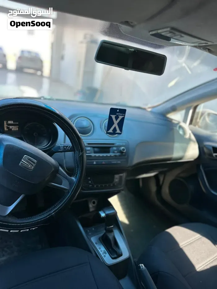 Seat Ibiza 2015 photo 4