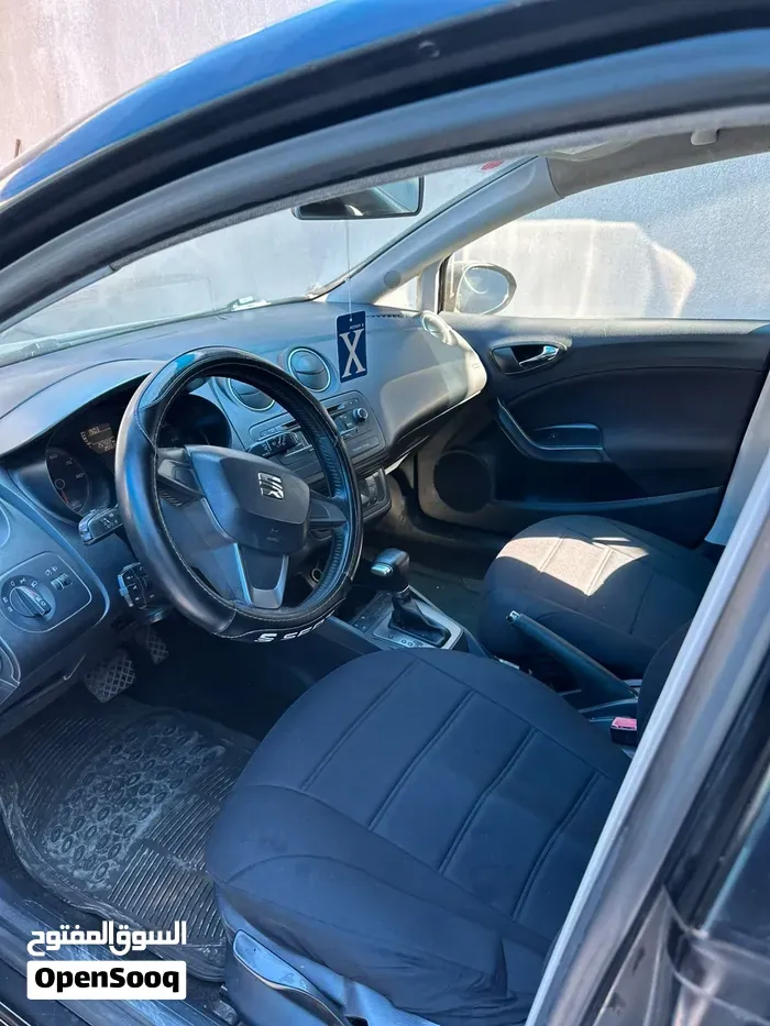 Seat Ibiza 2015 photo 2