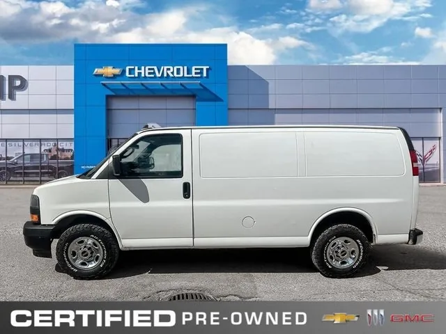 GMC Savana 2021 photo 2