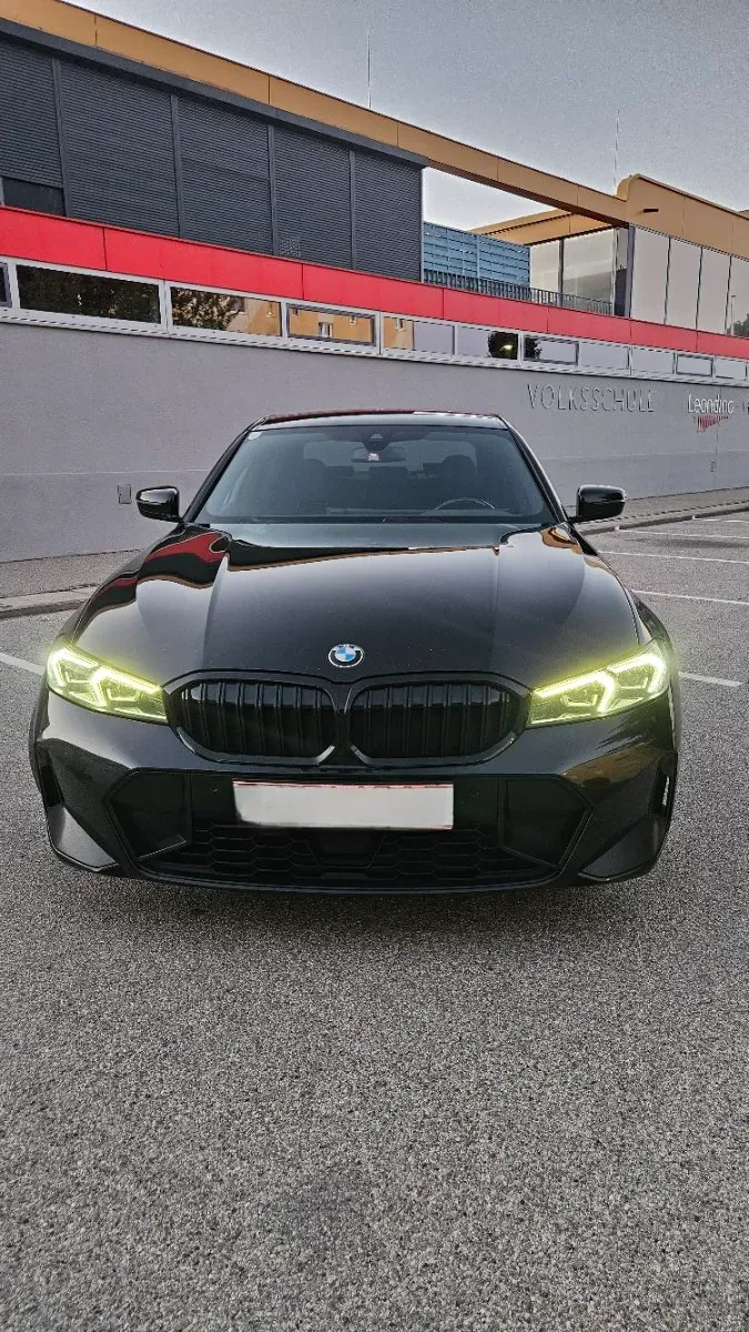 BMW 3 Series 2023 photo 3