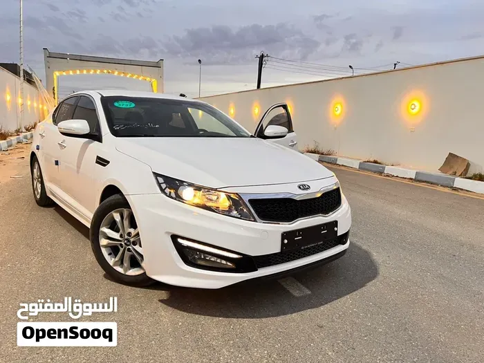 Kia K5 2012 photo 2
