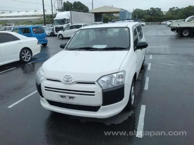 Toyota Probox Van 2021 photo 2