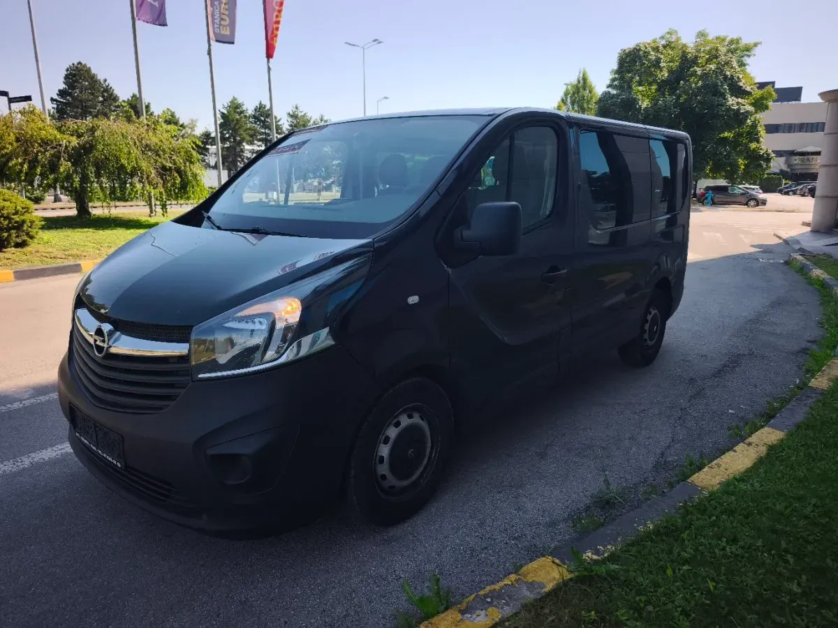 Opel Vivaro 2017 photo 2