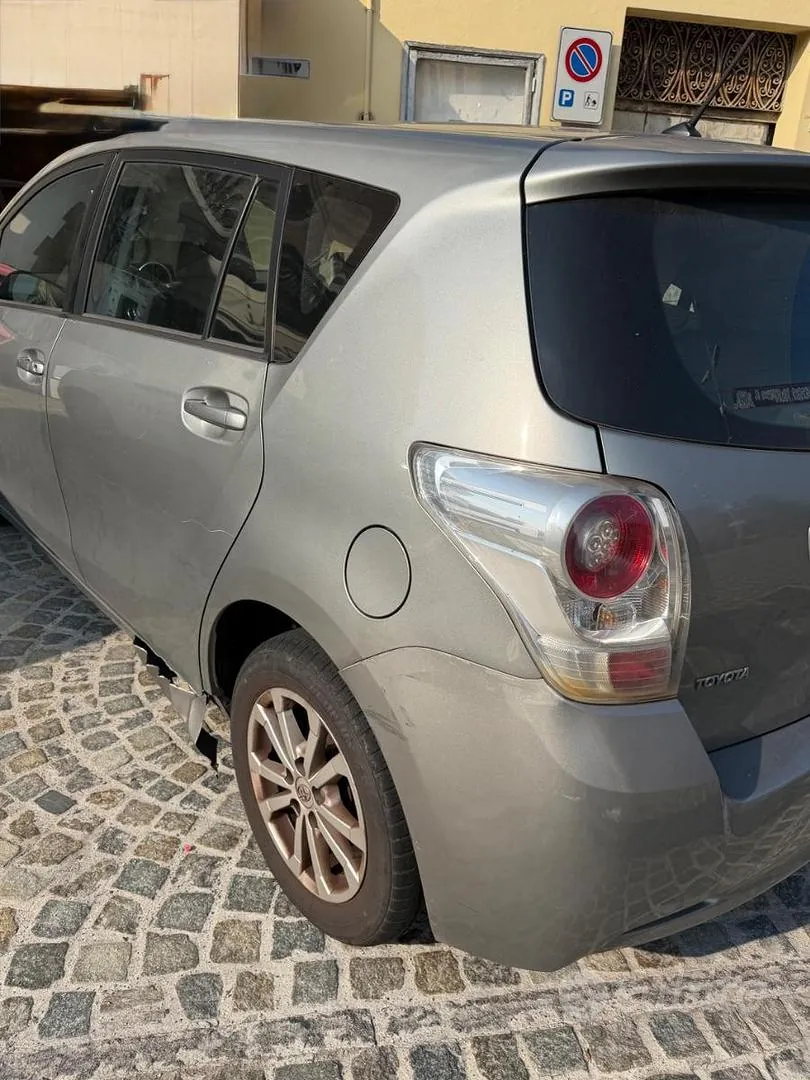 Toyota Verso 2011 photo 3
