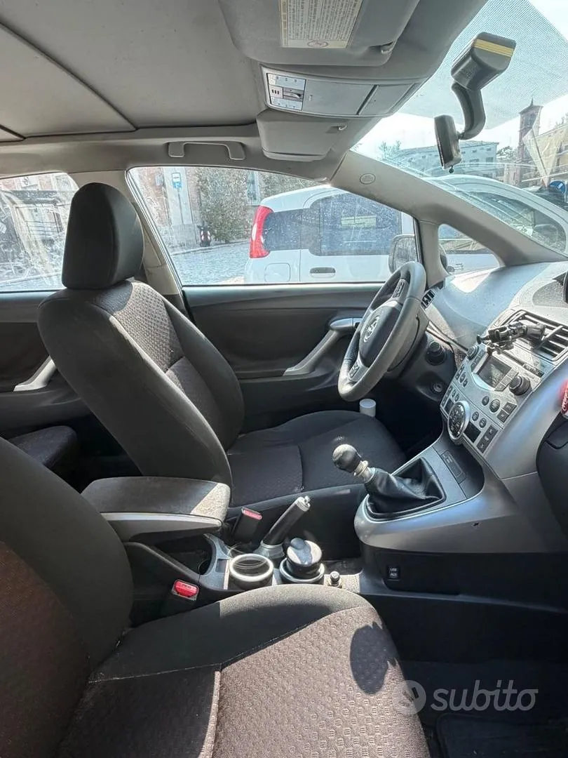 Toyota Verso 2011 photo 4