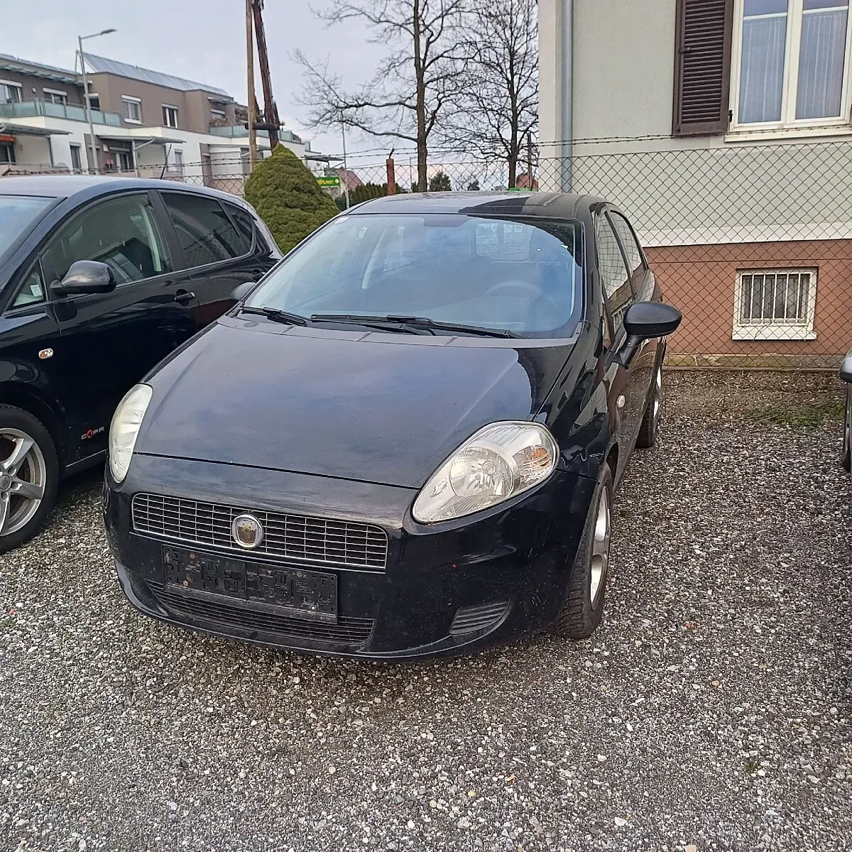 Fiat Grande Punto 2008 photo 2