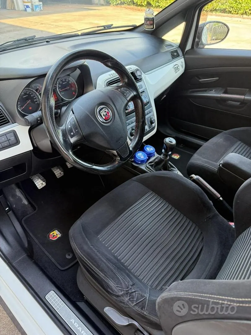 Abarth Grande Punto 2009 photo 5