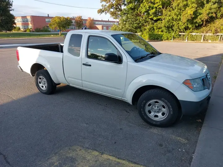 Nissan Frontier 2014 photo 5