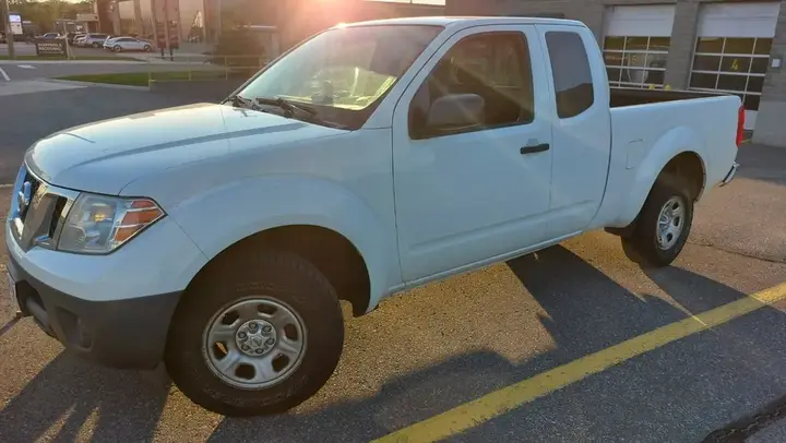 Nissan Frontier 2014 photo 2