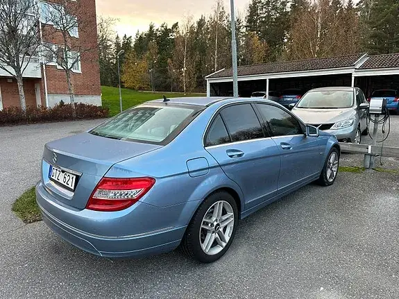 Mercedes-Benz C180 2011 photo 3