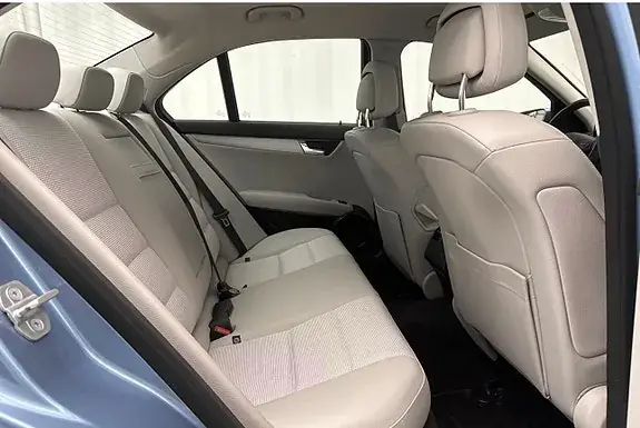 Mercedes-Benz C180 2011 photo 4