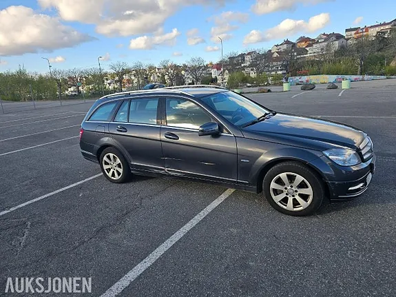 Mercedes-Benz C-Class 2010 photo 2
