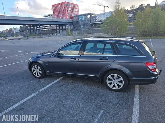 Mercedes-Benz C-Class 2010 photo 4
