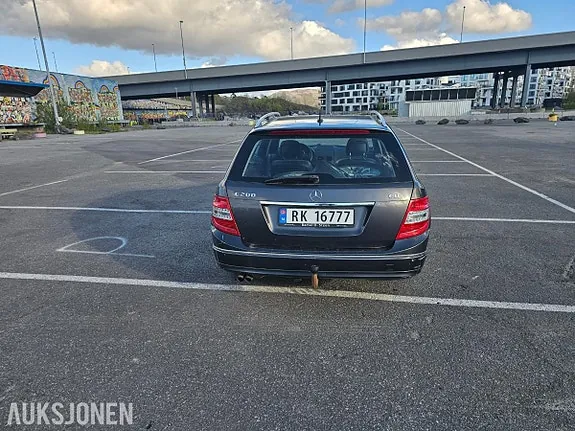 Mercedes-Benz C-Class 2010 photo 3