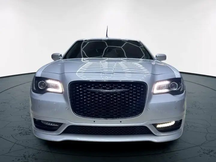 Chrysler 300 2022 photo 5