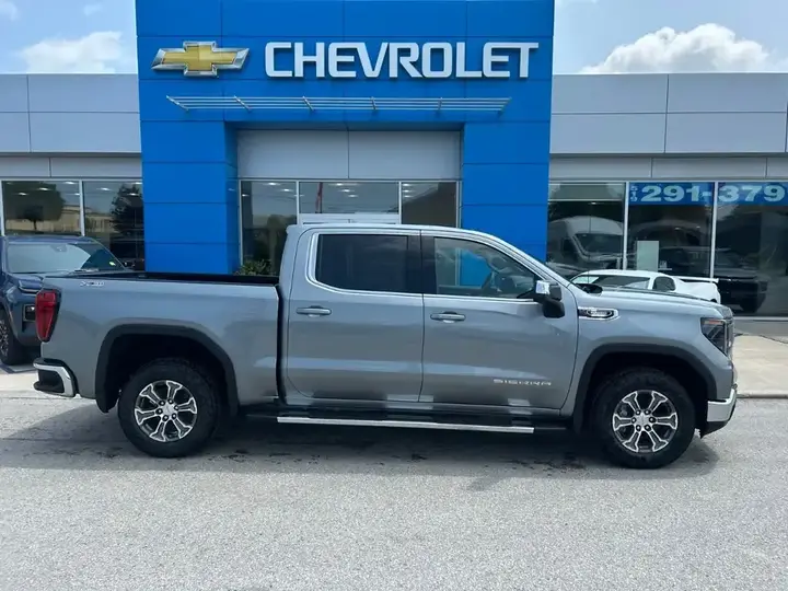 GMC Sierra 1500 2026 photo 2