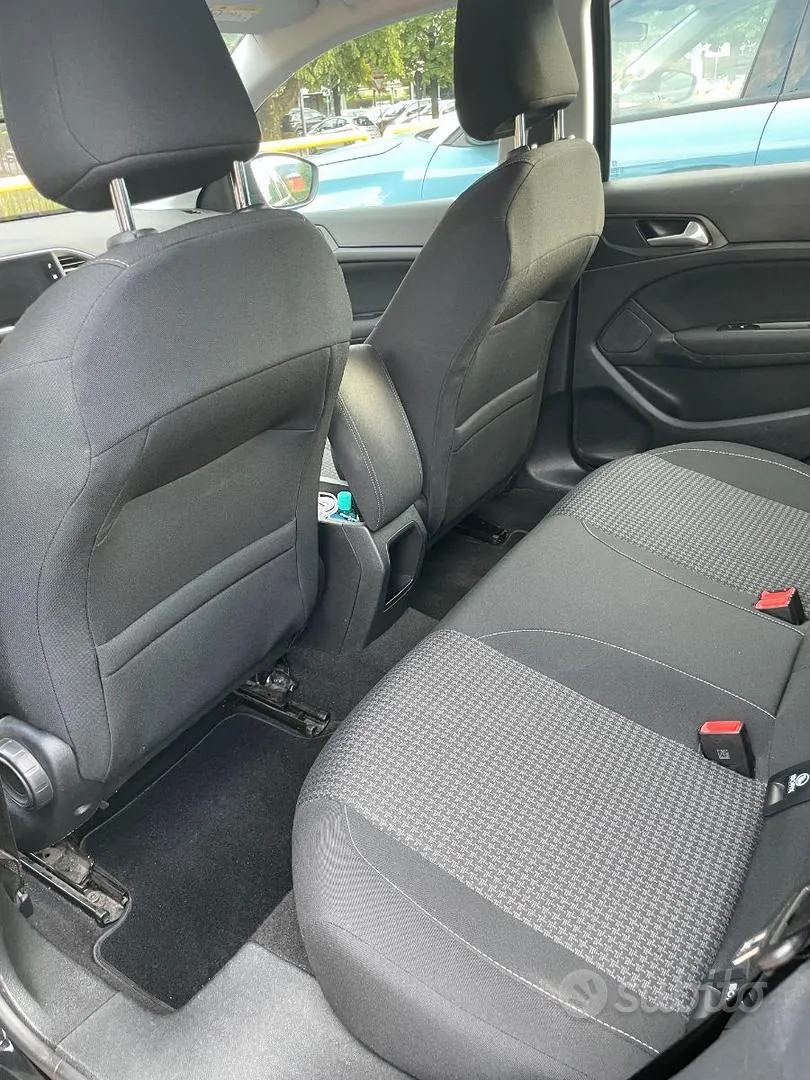 Peugeot 308 2019 photo 3