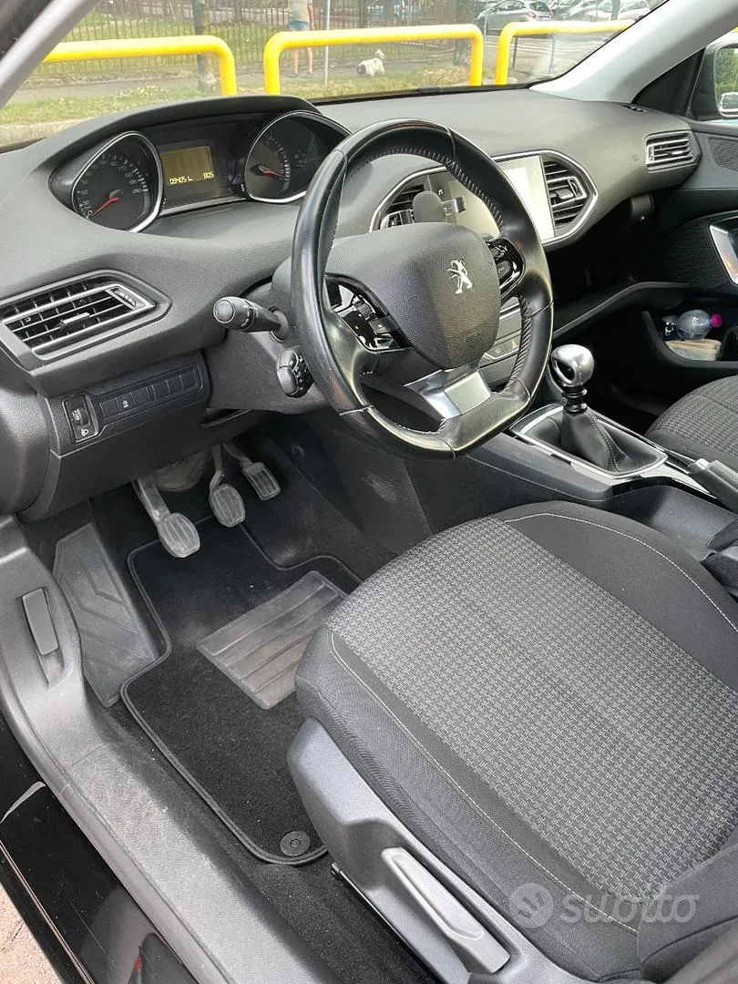 Peugeot 308 2019 photo 4