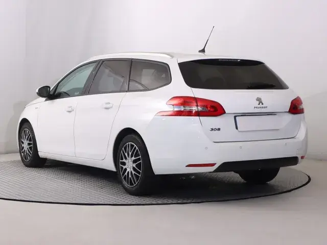 Peugeot 308 2019 photo 3