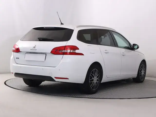 Peugeot 308 2019 photo 4