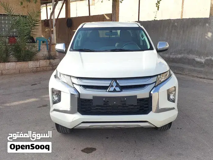 Mitsubishi L200 2023 photo 3