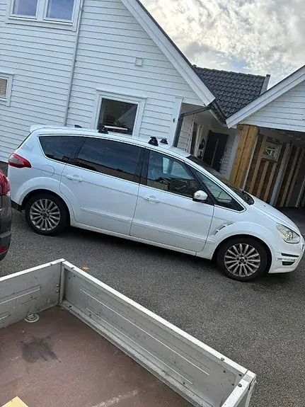 Ford S-Max 2014 photo 4
