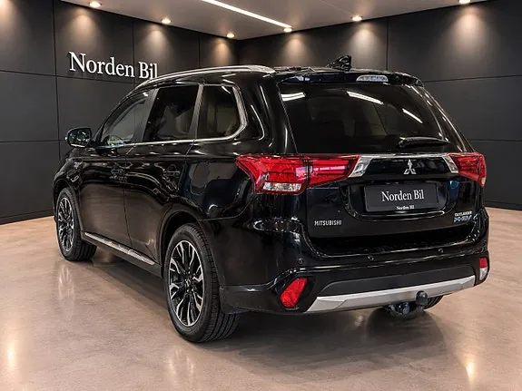Mitsubishi Outlander 2016 photo 2