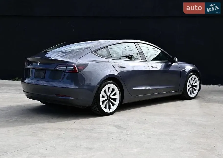 Tesla Model 3 2022 photo 4