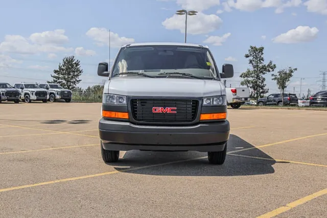 GMC Savana 2026 photo 3