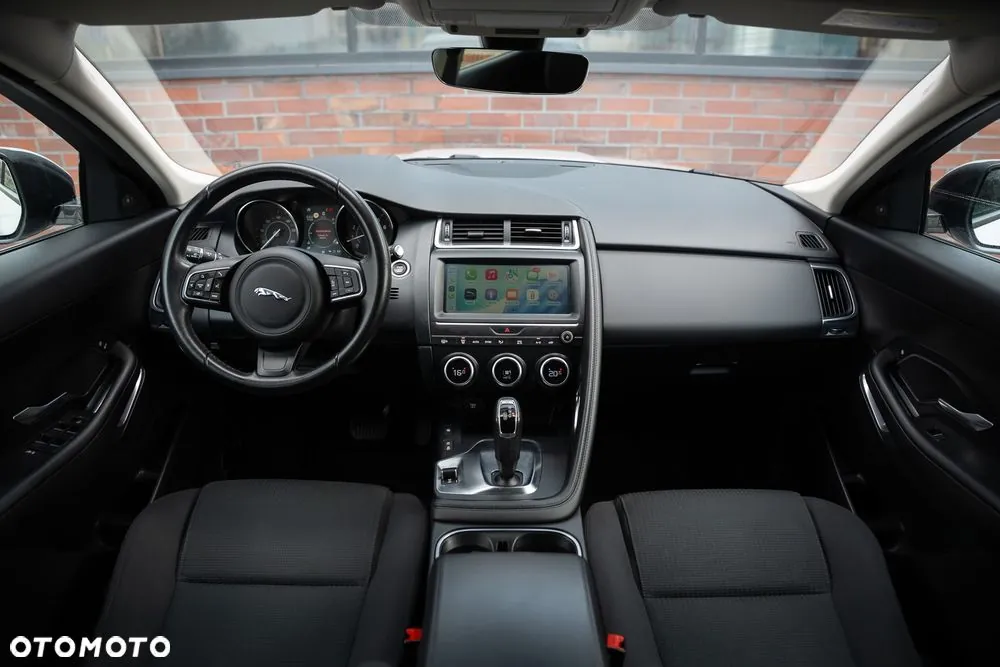 Jaguar E-Pace 2020 photo 4