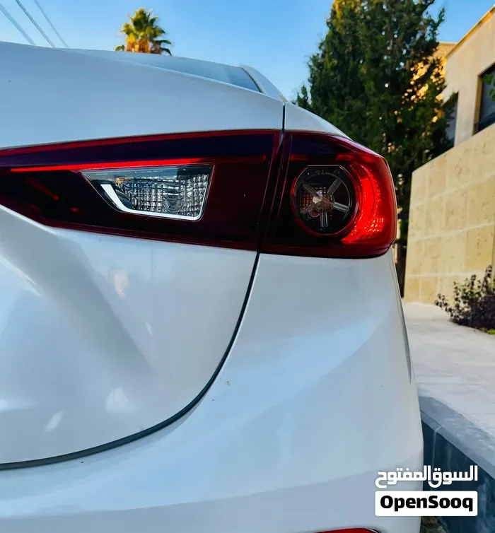Mazda 3 2017 photo 3