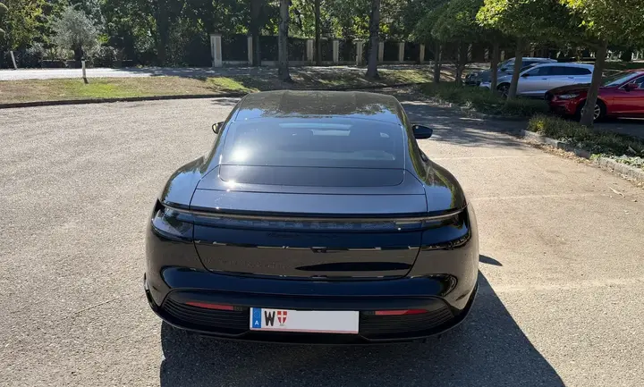 Porsche Taycan 2021 photo 3