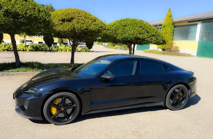 Porsche Taycan 2021 photo 2