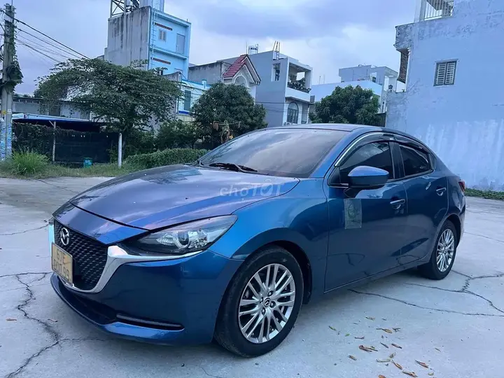 Mazda 2 photo 2