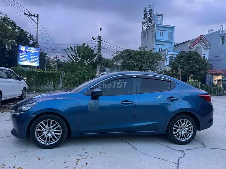 Mazda 2 photo 3