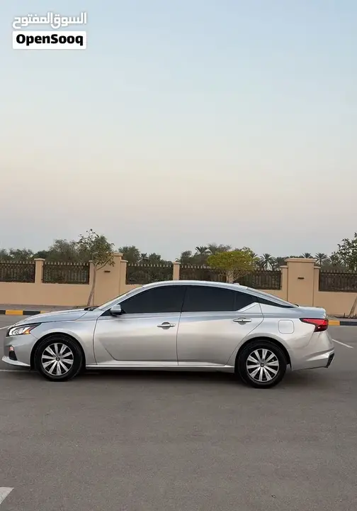 Nissan Altima 2019 photo 2