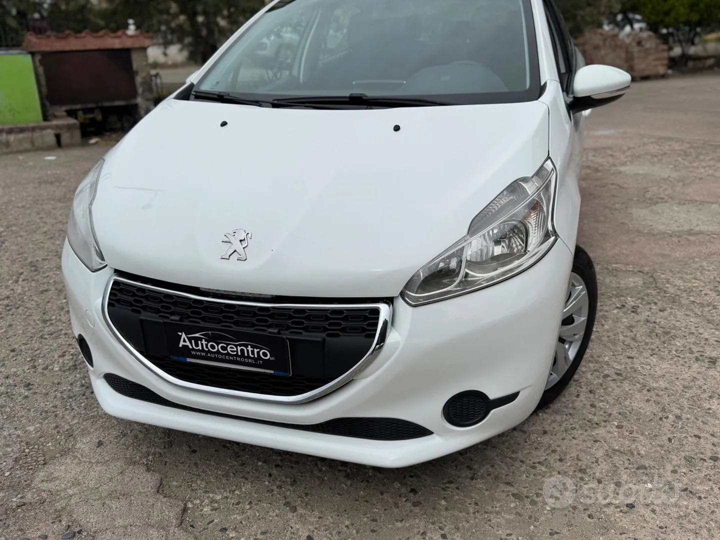 Peugeot 208 2014 photo 2